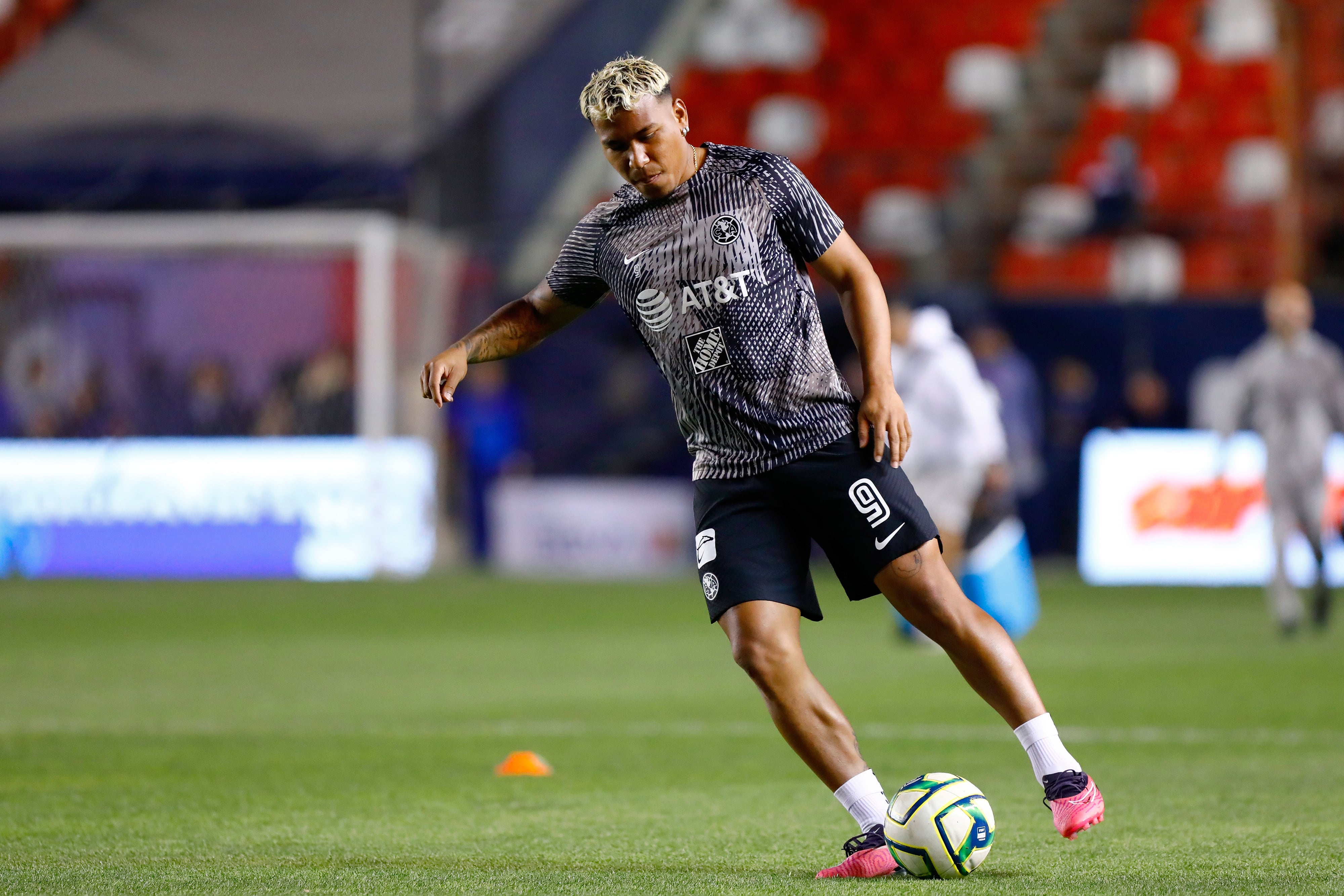 Roger Martínez jugando en América de México