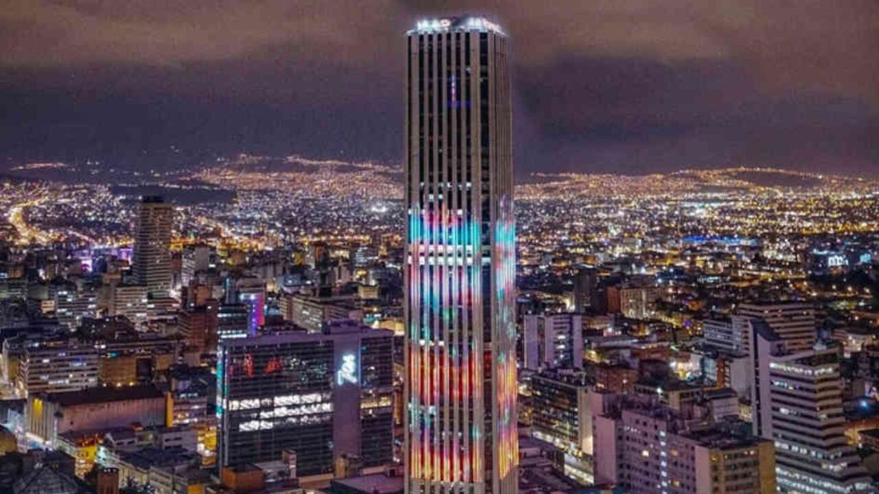 Médicos, enfermeros, veterinarios, domiciliarios o repartidores, campesinos y/o cultivadores, aseadores, personal de supermercados, empleados bancarios, policías y soldados son algunos de los colombianos que serán homenajeados.