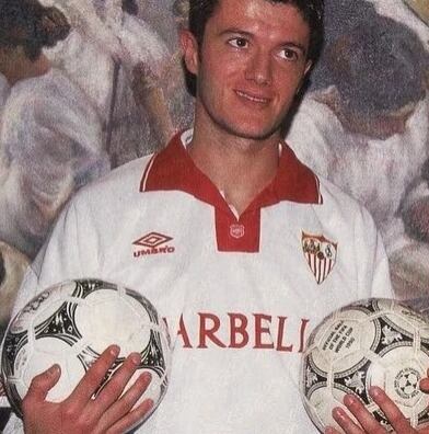 Joško Jeličić con los colores de Sevilla.