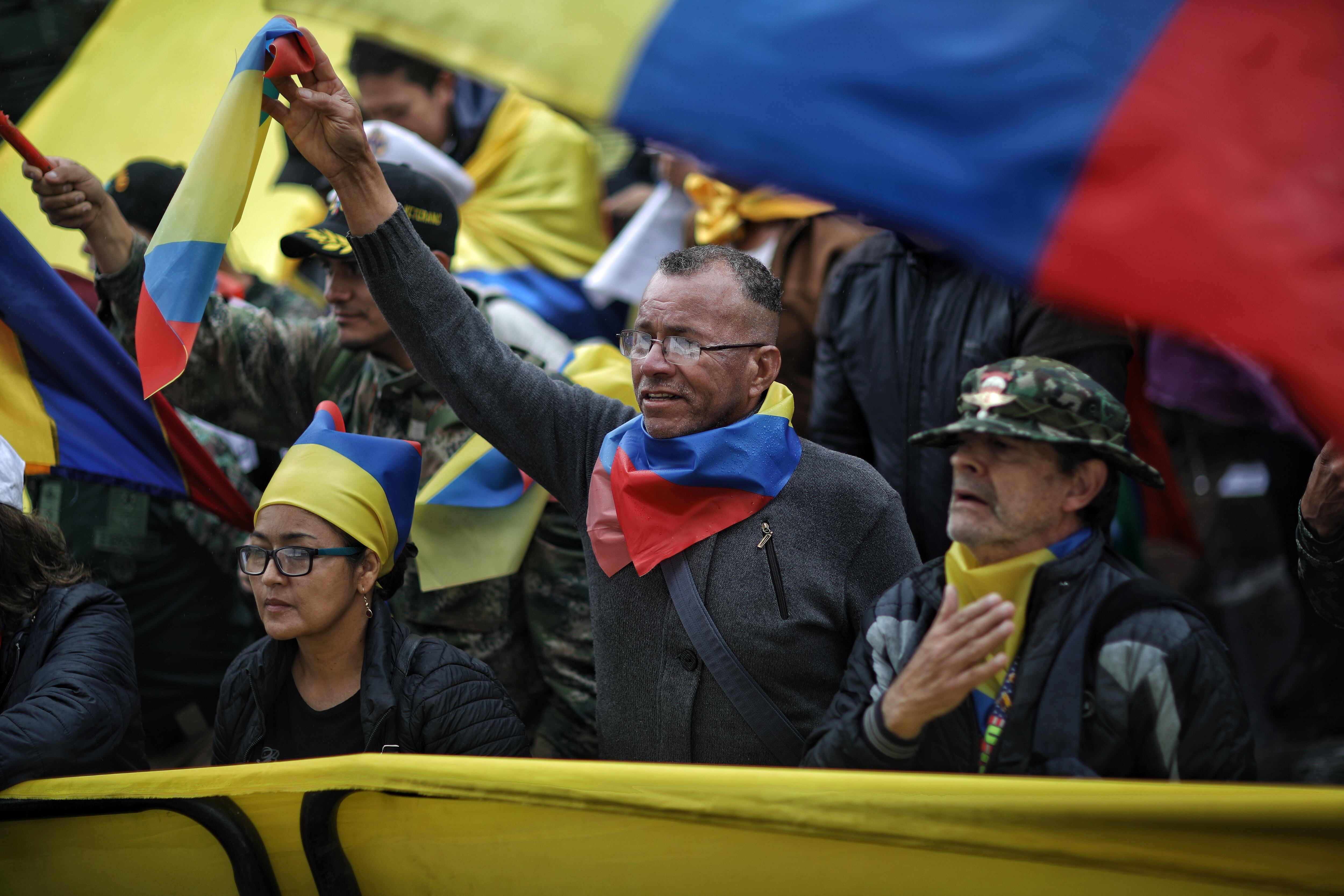 Plantón reservas de las fuerzas militares