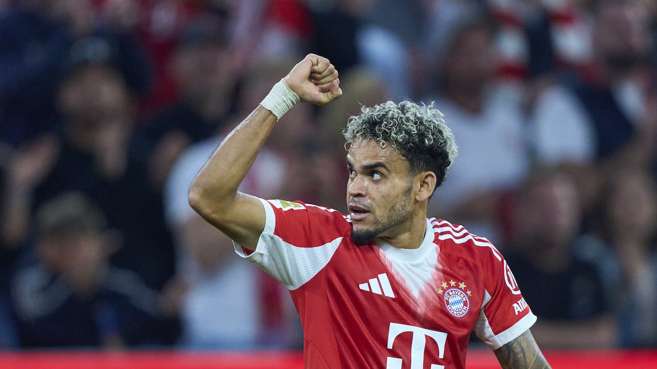 MUNICH, GERMANY - AUGUST 22: Luis Fernando Diaz of FC Bayern München celebrate his 2-0 goal during the Bundesliga match between FC Bayern München and RB Leipzig at Allianz Arena on August 22, 2025 in Munich, Germany. (Photo by EyesWideOpen/Getty Images)
