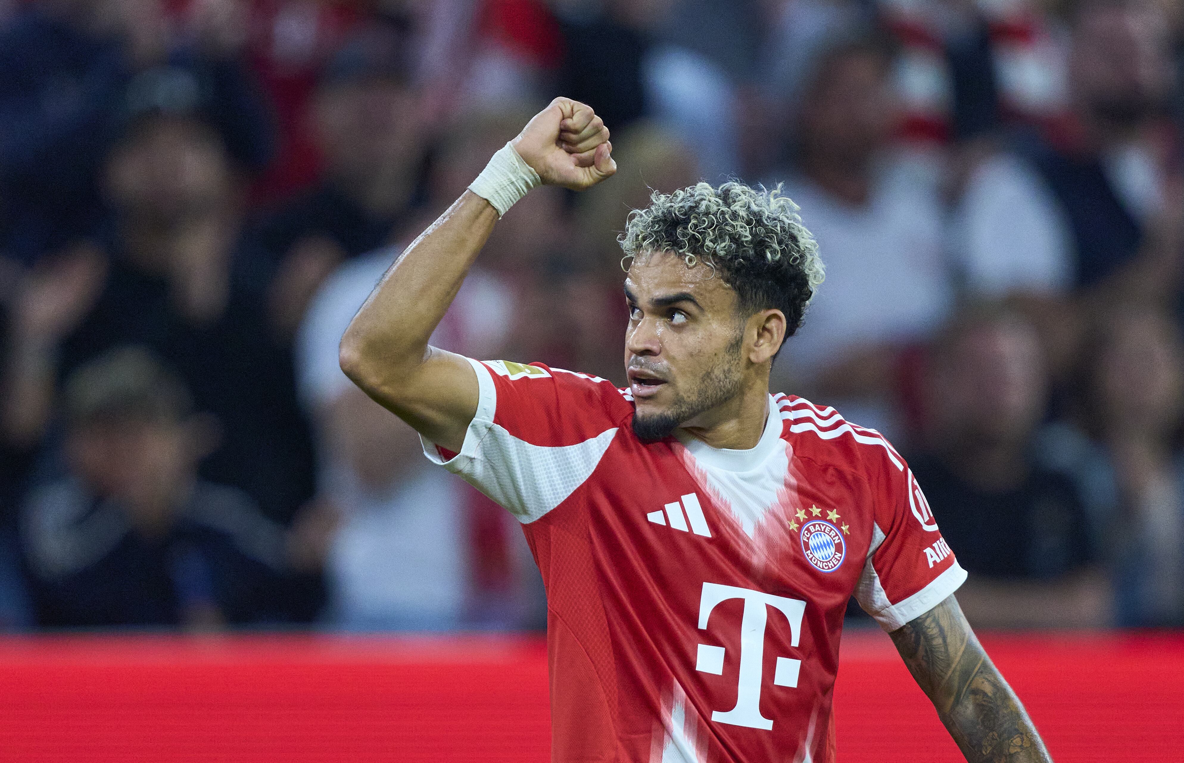 MUNICH, GERMANY - AUGUST 22: Luis Fernando Diaz of FC Bayern München celebrate his 2-0 goal during the Bundesliga match between FC Bayern München and RB Leipzig at Allianz Arena on August 22, 2025 in Munich, Germany. (Photo by EyesWideOpen/Getty Images)