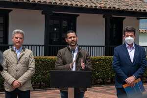 Carlos Correa, ministro de ambiente; Daniel Palacios, ministro del interior; y Diego Molano, ministro de defensa.
