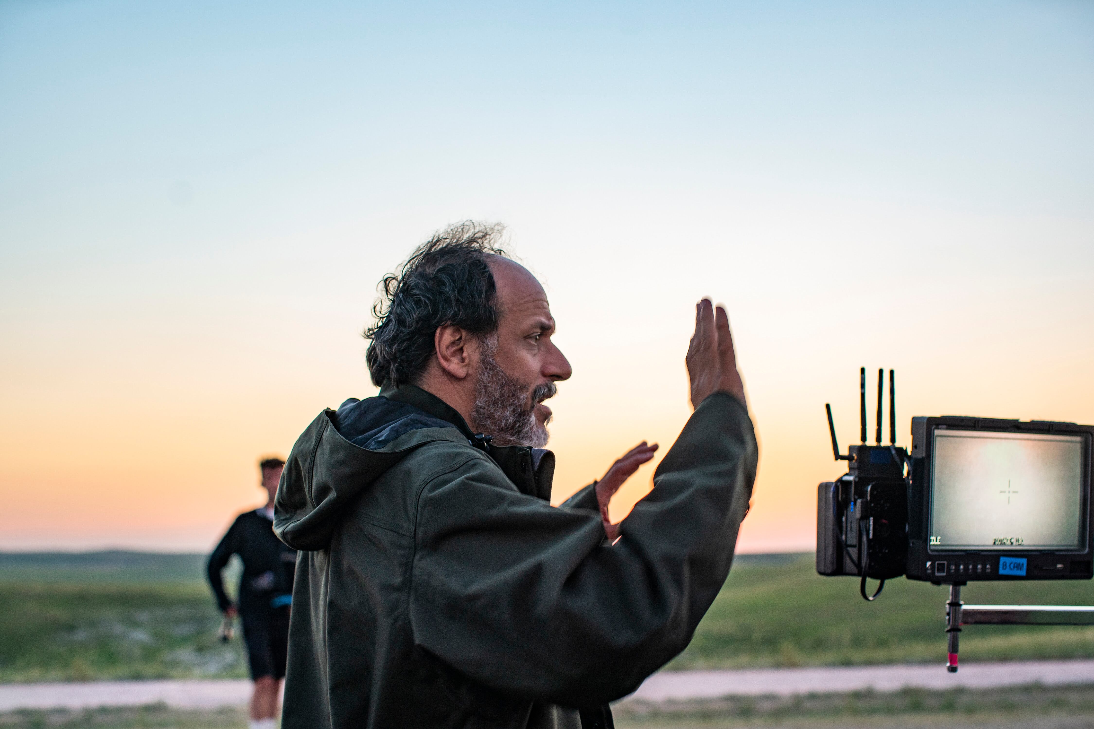 El director Luca Guadagnino en el set de BONES AND ALL.