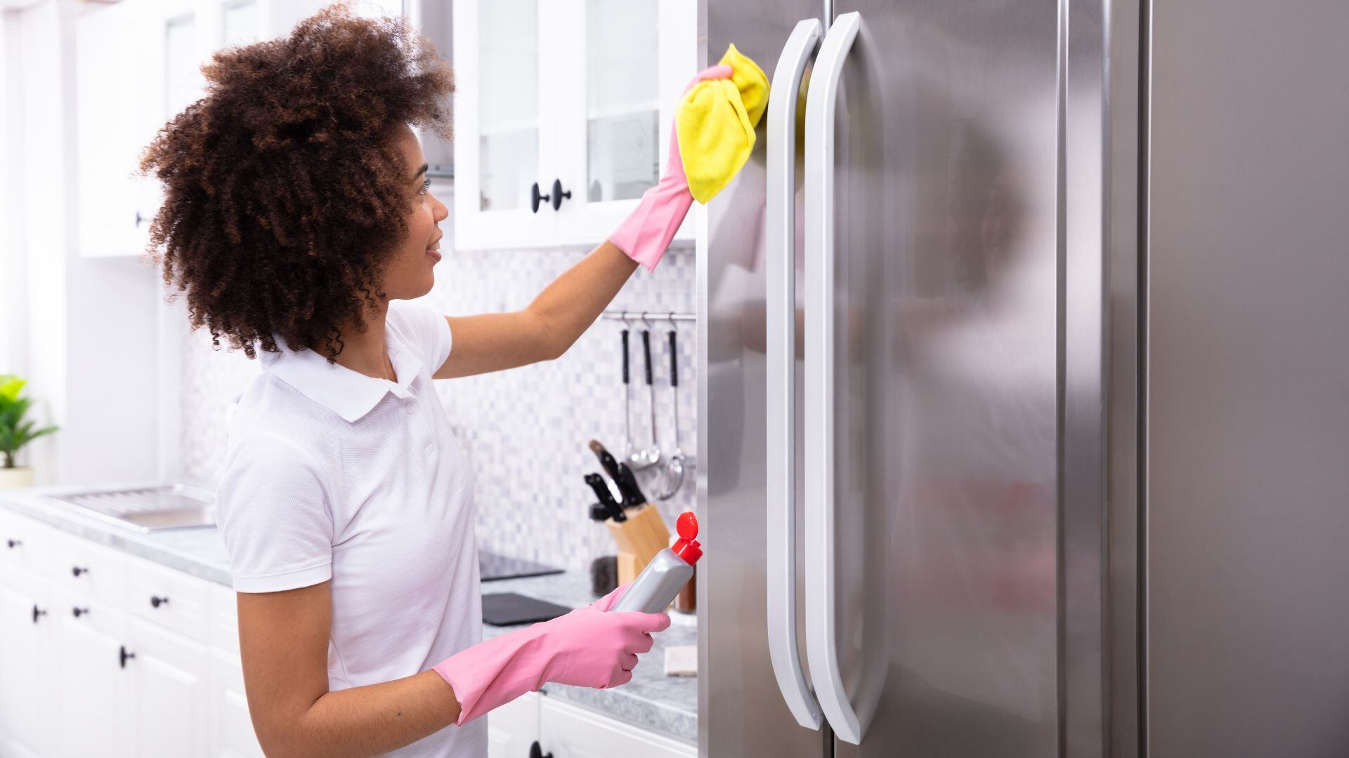 La desinfección es lo que diferencia una limpieza estética de una higiénica.