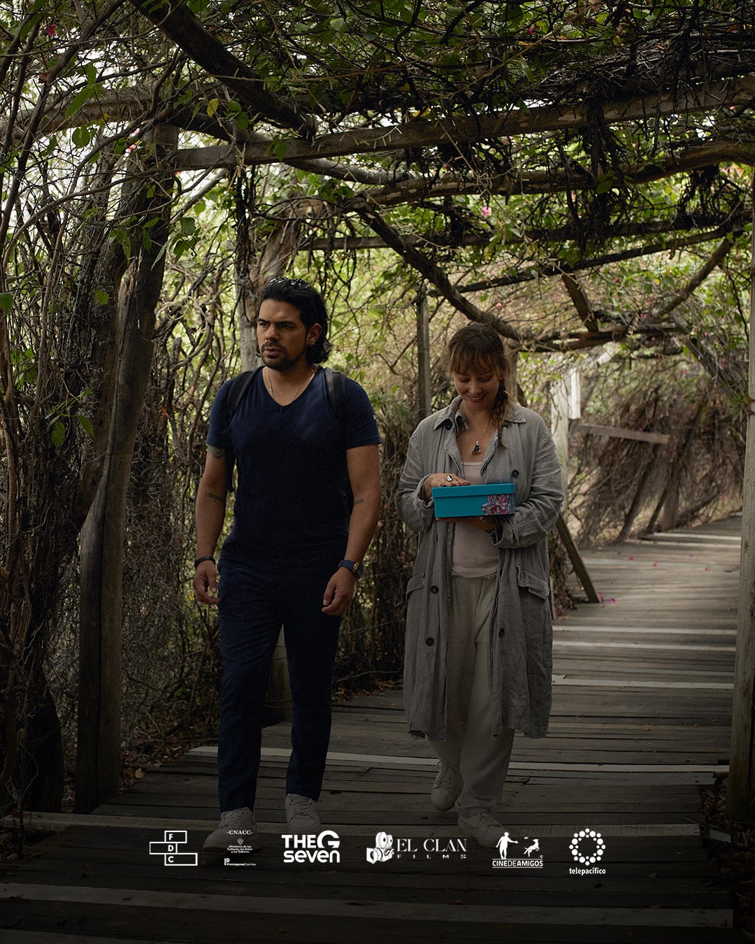 Dirigida por Ana Sofía Osorio Ruiz, 'Lejos, Aquí' es una road movie emocional sobre el duelo, el amor y la reconstrucción.
