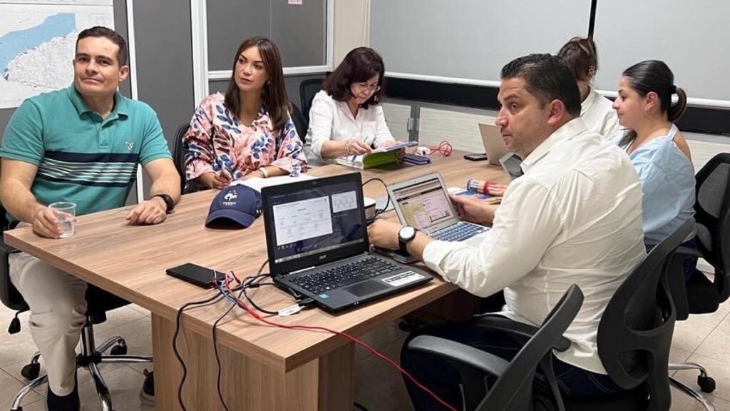 Con presencia del director general encargado del Instituto Colombiano de Bienestar Familiar (ICBF), Álvaro González, se han adelantado jornadas de articulación para prevenir la desnutrición en La Guajira.
