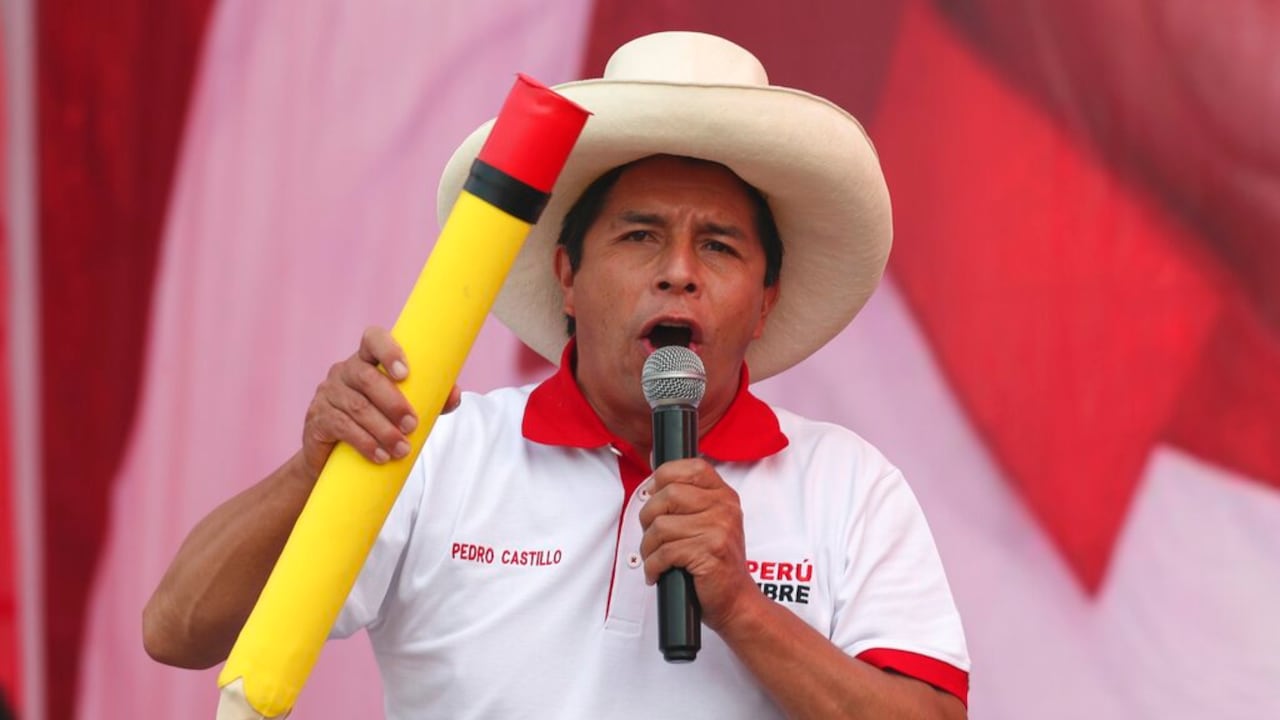 Pedro Castillo, candidato peruano de izquierda, planearía acabar las AFP