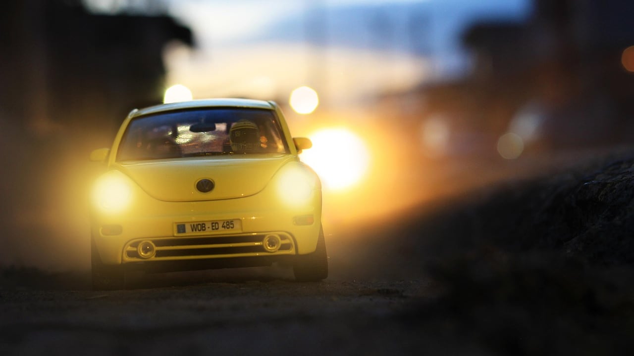 Una buena iluminación puede prevenir accidentes y mejorar la experiencia al volante.