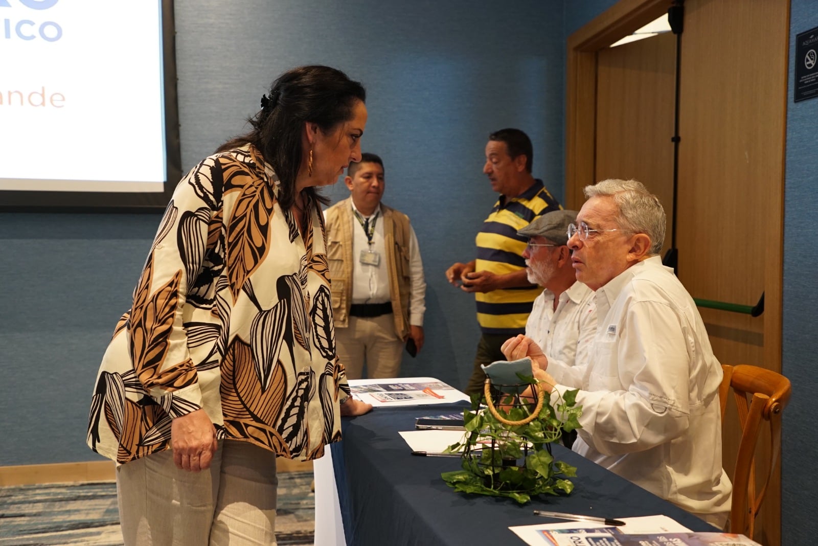 Senadora María Fernanda Cabal con el Expresidente Álvaro Uribe
