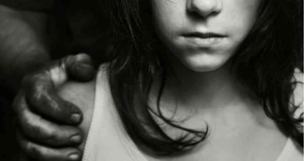 La niña relató que solo su padre la podía tocar. 