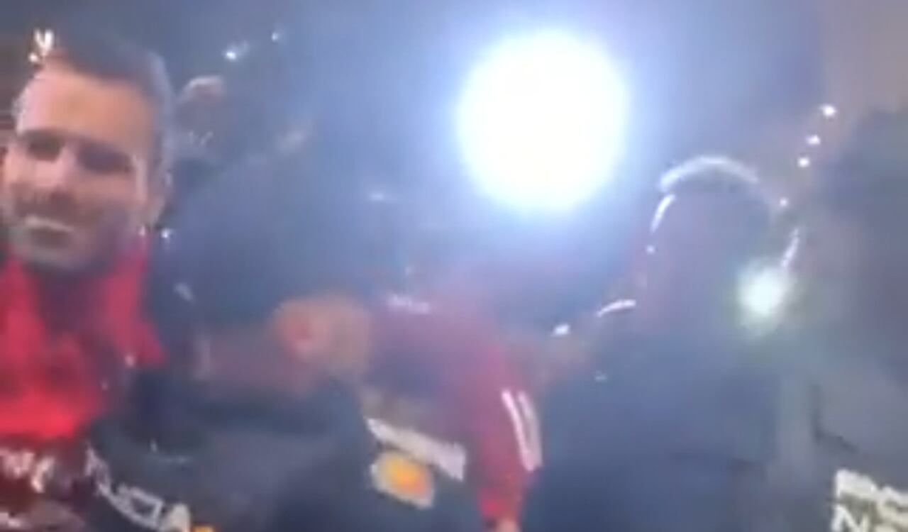 Jugadores de Perú se enfrentaron a la Policía en Madrid.