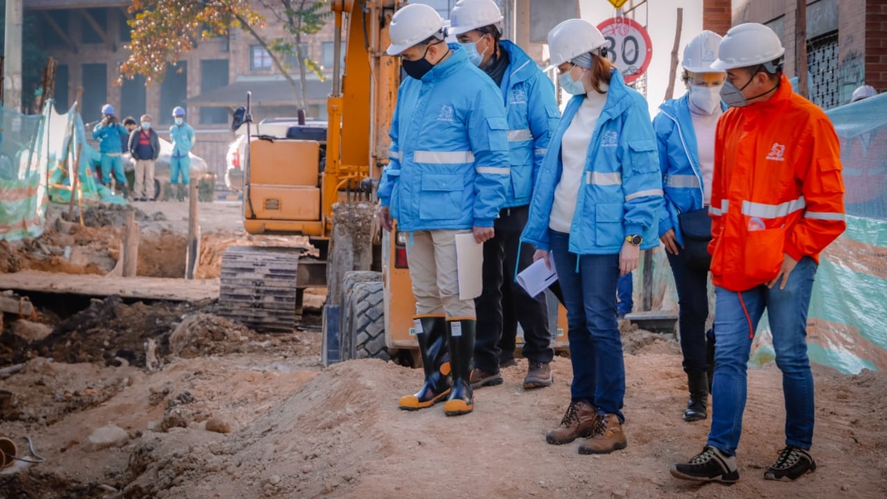 Obras de la Empresa de Acueducto y Alcantarillado de Bogotá.