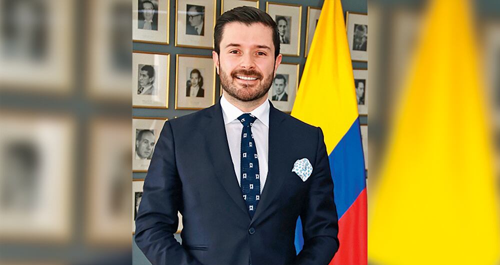  El secretario general del Ministerio de Trabajo, Guillermo Andrés Rojas, es señalado de ser una barrera para que los funcionarios puedan comunicarse con la ministra de Trabajo.