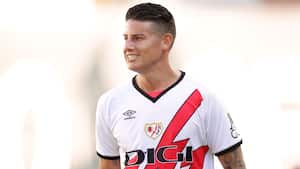 A James lo estarían seduciendo desde el sur del continente.