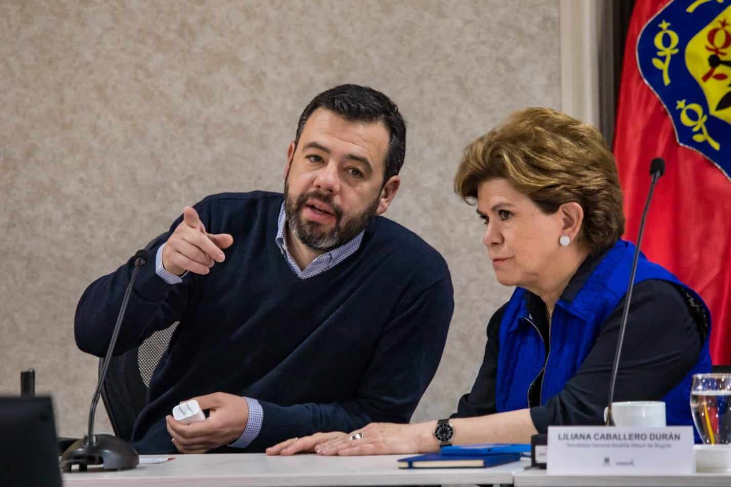 Alcalde, Carlos Fernando Galán y la secretaria General, Liliana Caballero.