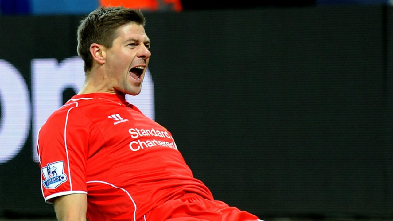 El ídolo del Liverpool anunció su retiro del equipo.