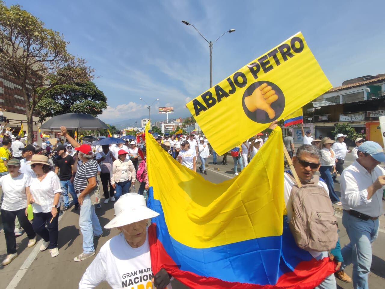 Marcha de la oposición o "marcha de la mayoría" contra el gobierno Petro en Cali
