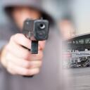 Frustran intento de robo a carro de valores en aeropuerto de Santiago de Chile.