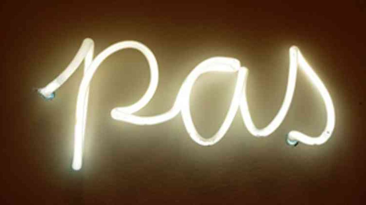 La obra de Fernando Arias invita a la reflexión sobre las problemáticas que enfrenta la sociedad y el medio ambiente. El curador Germán Escobar liderará el recorrido inaugural, que será emitido en vivo. Imagen: Fernando Arias.