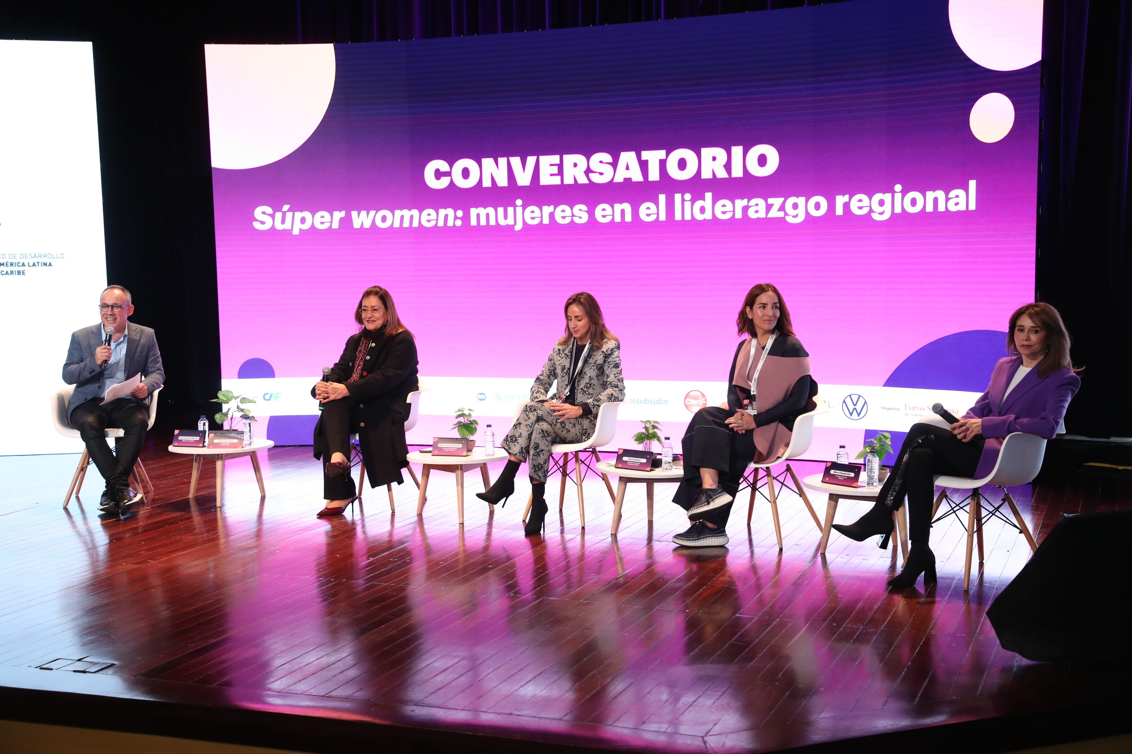 CONVERSATORIO | Súper women: mujeres en el liderazgo regional