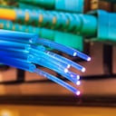 El internet de fibra óptica ofrece mayor estabilidad y velocidad.