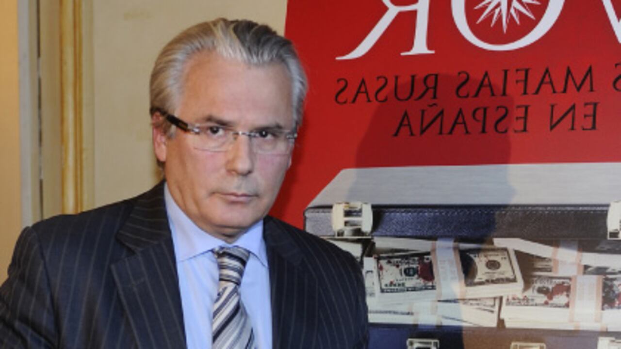 The dual role of Spanish judge Baltasar Garzón as a consultant to the International Criminal Court and the Colombian government can mean a conflict of interest.