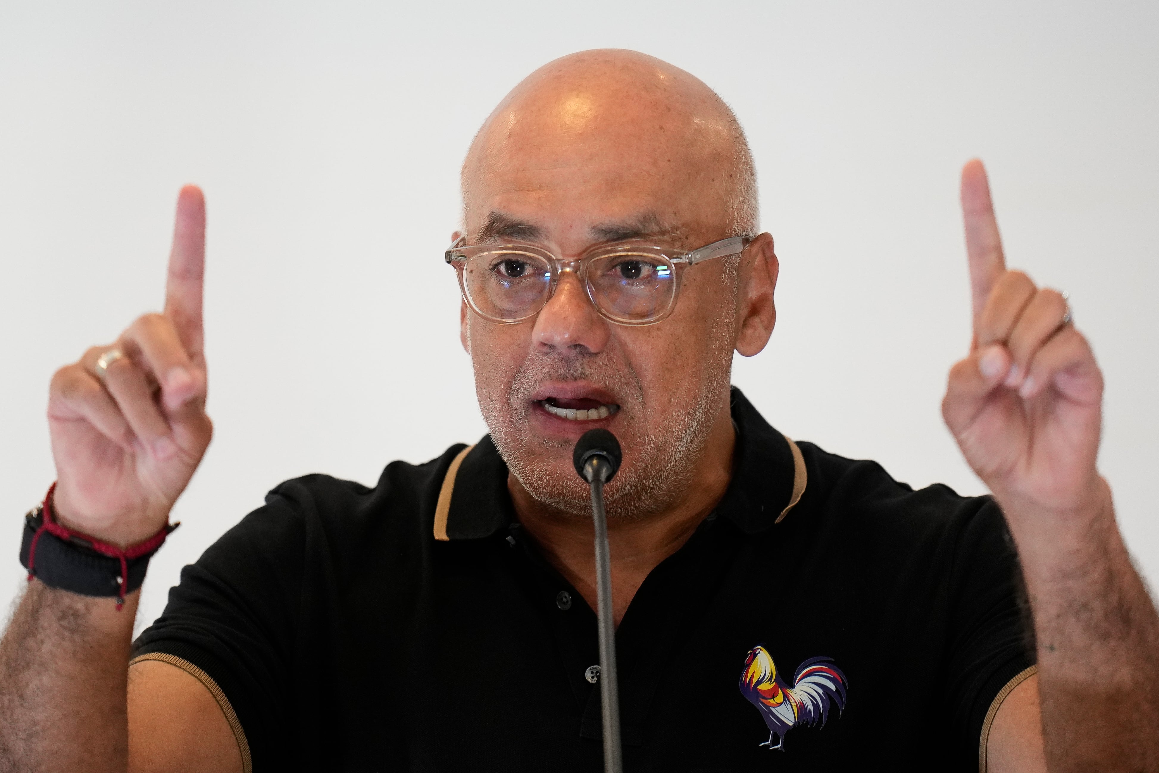 El presidente de la Asamblea Nacional, Jorge Rodríguez, director de campaña del presidente Nicolás Maduro, da una conferencia de prensa en Caracas, Venezuela, el viernes 19 de julio de 2024. Las elecciones presidenciales están programadas para el 28 de julio. (Foto AP/Matías Delacroix)