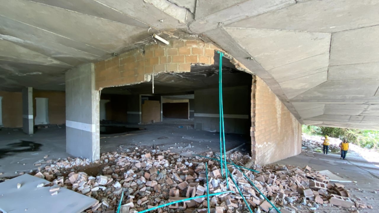 Edificio Continental Towers de Medellín, en riesgo de colapso.