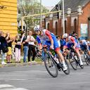 El pelotón del Giro de Italia en la primera etapa entre Budapest - Visegrád en Hungría - Foto AP