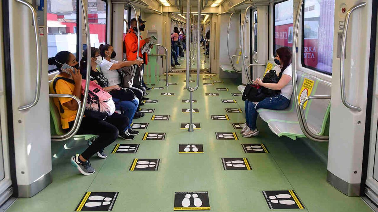 Los empresarios del transporte público pidieron que en Medellín se pueda transporta más del 35 por ciento de la capacidad de pasajeros en buses y metro.