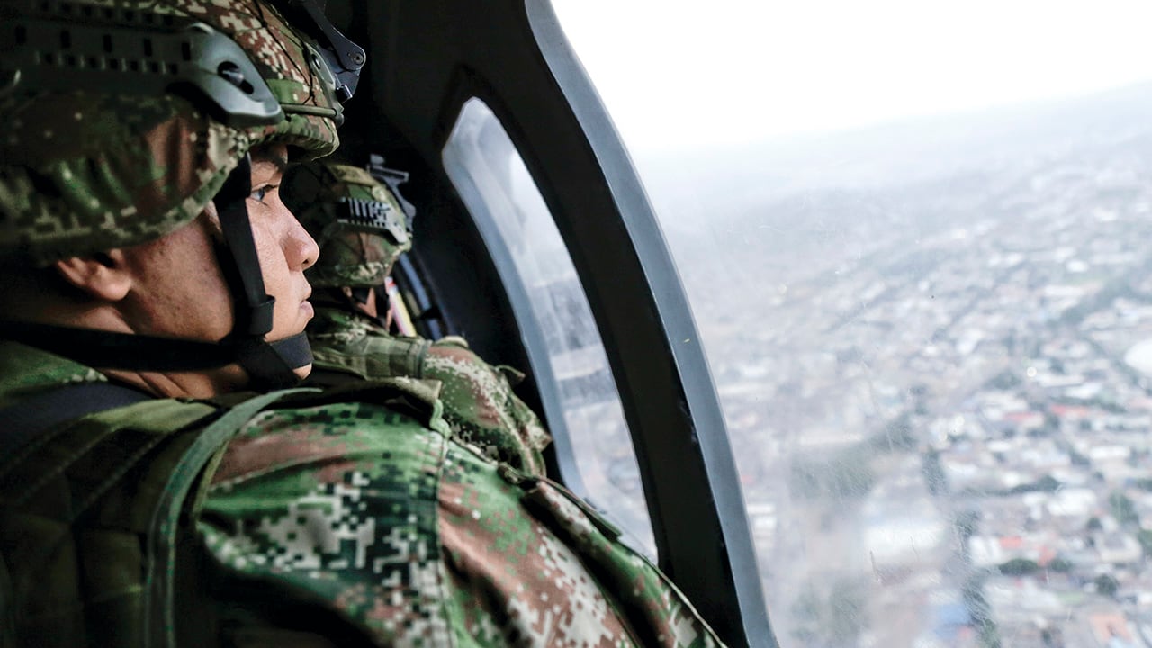 El Ejército enfrenta retos operativos y de equipamiento, según reportes conocidos.