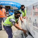 Argentina adquiere otros 5 millones de vacuna Sputnik V y aprueba su uso en mayores de 60 años