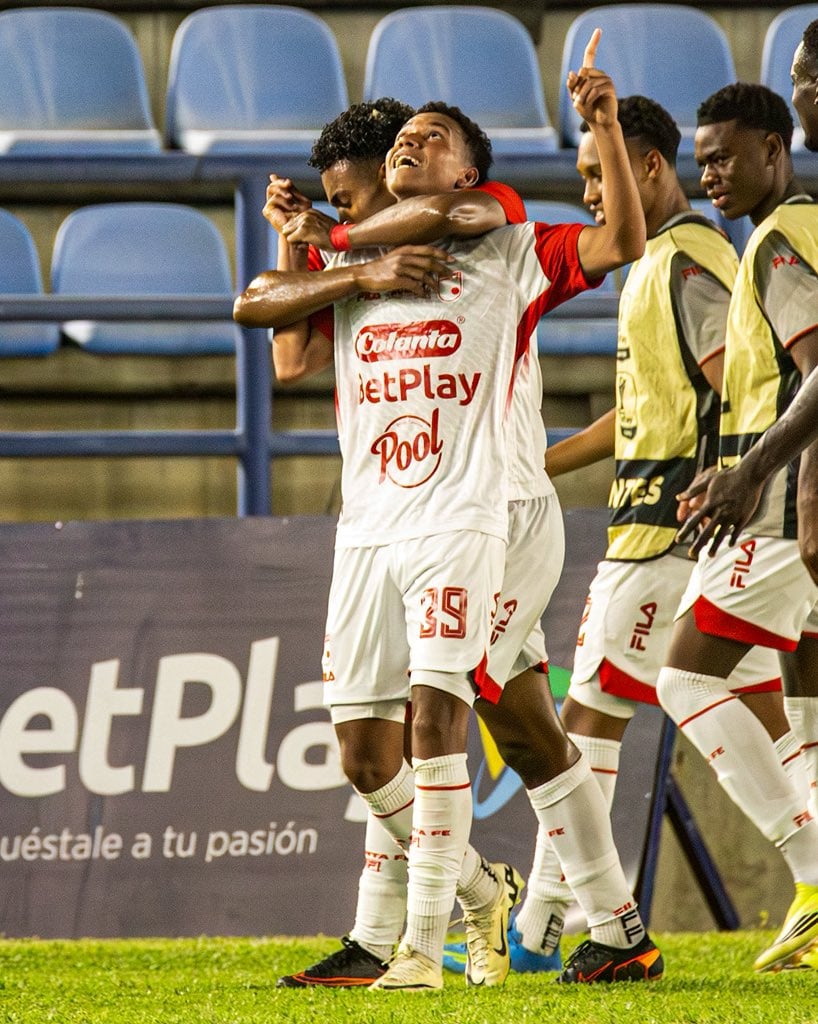 Santa Fe celebran en Santa Marta