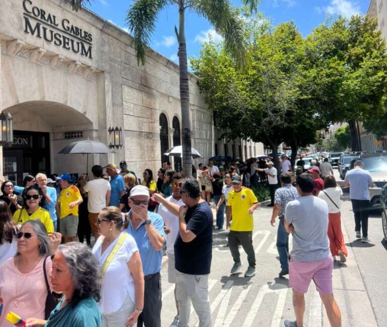 Avanzan elecciones presidenciales de Colombia en el exterior.