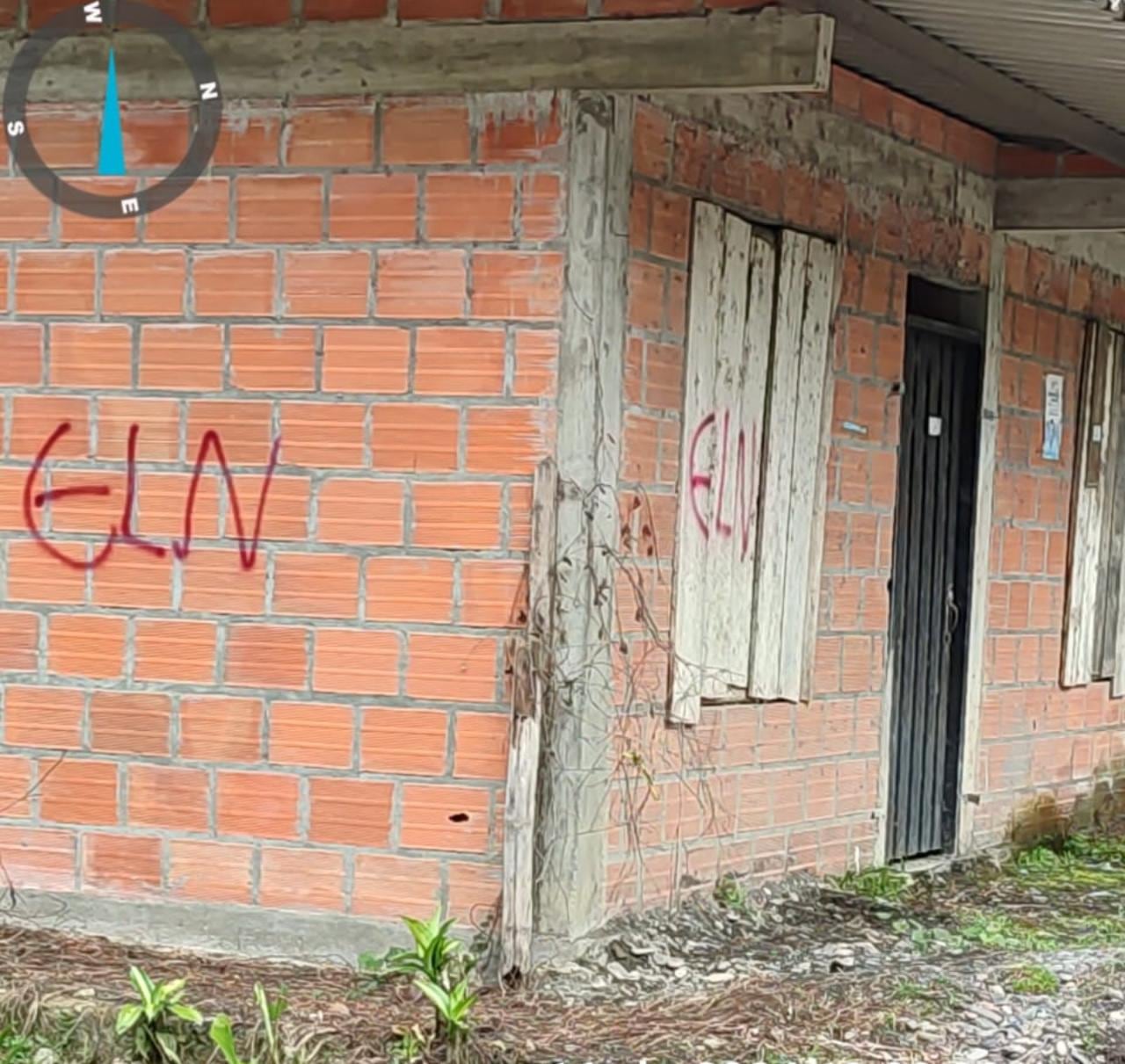 Así marca el ELN las viviendas en esta zona de Risaralda.