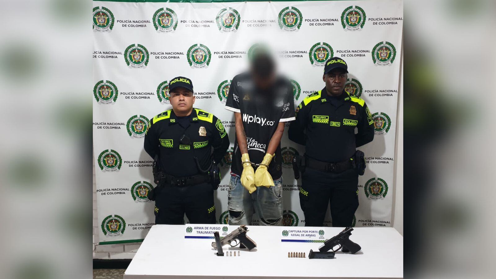 El presunto responsable de la muerte del hombre en la entrada del centro comercial está siendo judicializado.