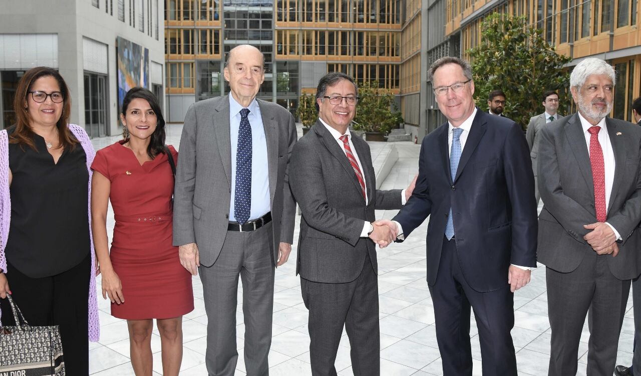 La ministra Irene Vélez en la comisión del presidente Petro en Alemania