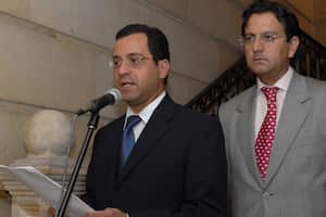 "El Presidente de la República jamás se ha negado a posesionar a un Magistrado elegido por las Altas Cortes". aseguró el Gobierno Nacional en un comunicado leído por Cesar Mauricio Velásquez, Secretario de Prensa de la Presidencia, quien estuvo acompañado por el Secretario Jurídico, Edmundo del Castillo Restrepo.
Foto Juan Felipe Barriga Presidencia