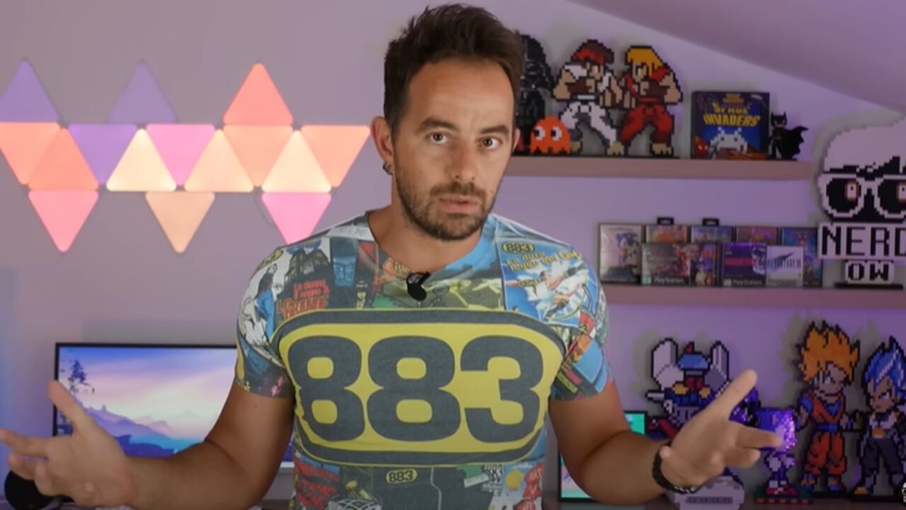 Fue acusado por mostrar consolas usadas para emular videojuegos clásicos.