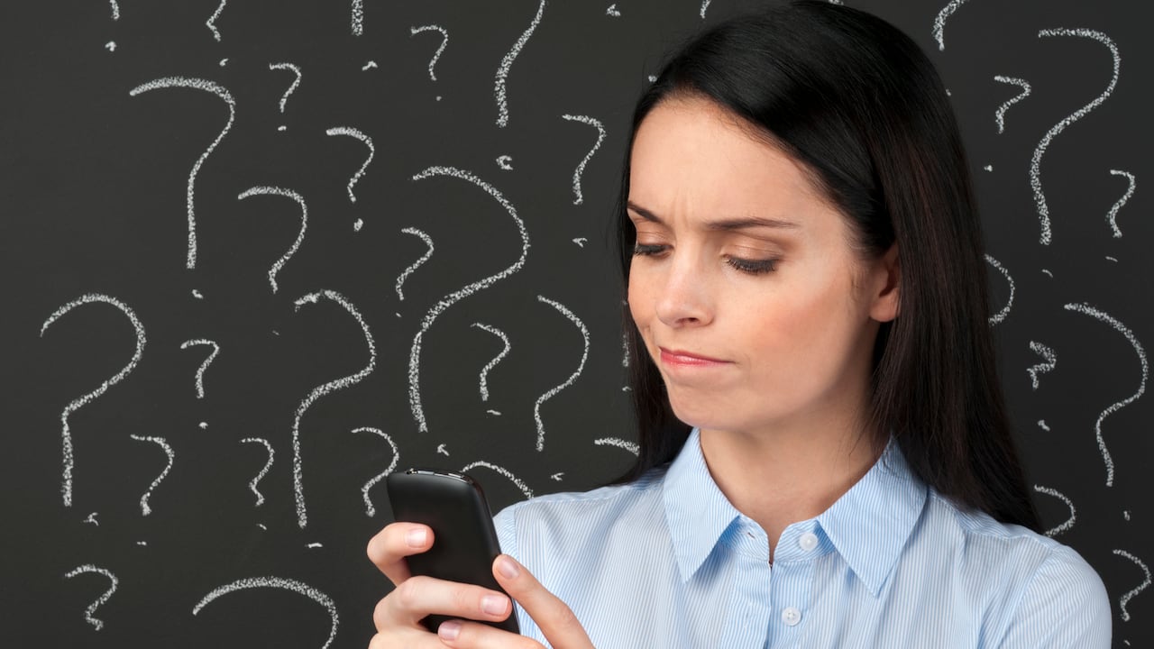 Con la creciente dependencia de los teléfonos celulares en la vida moderna, es fácil pasar por alto los comportamientos que podrían estar afectando la pantalla de estos dispositivos.