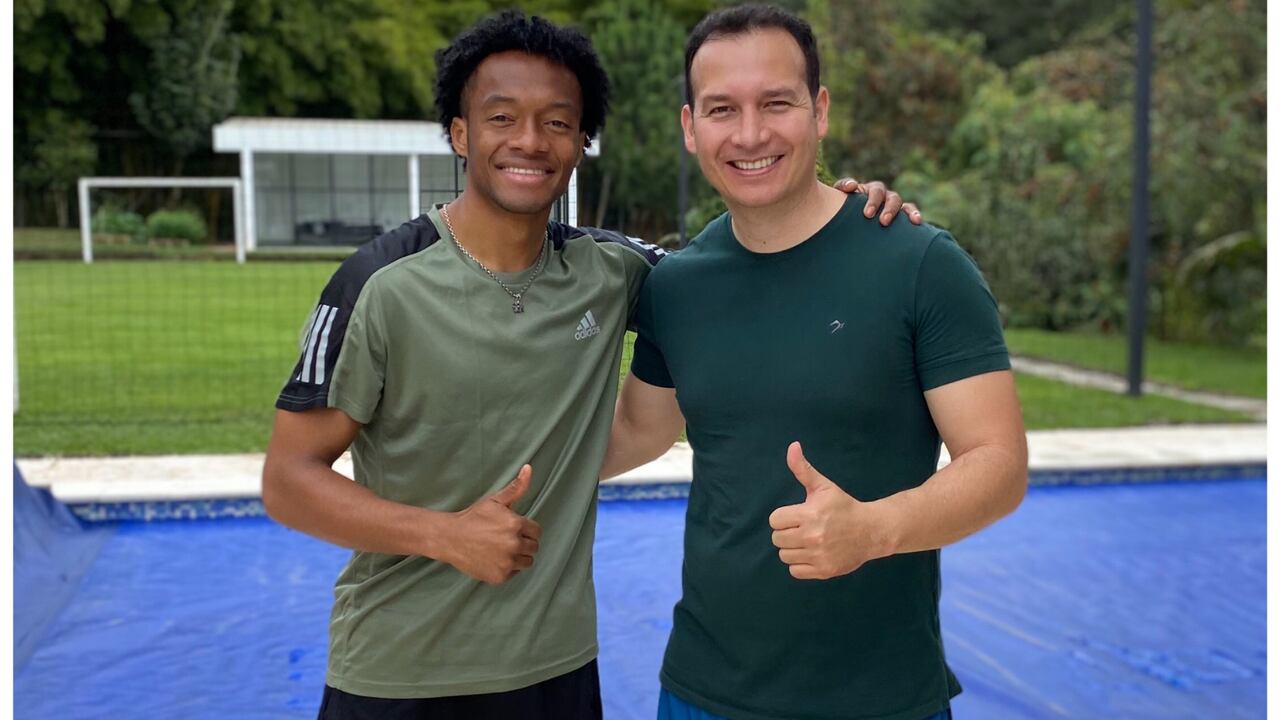 Para la escritura del libro, Cuadrado y Durán entablaron una amistad en la cual compartieron varios días en Medellín junto a sus familias.