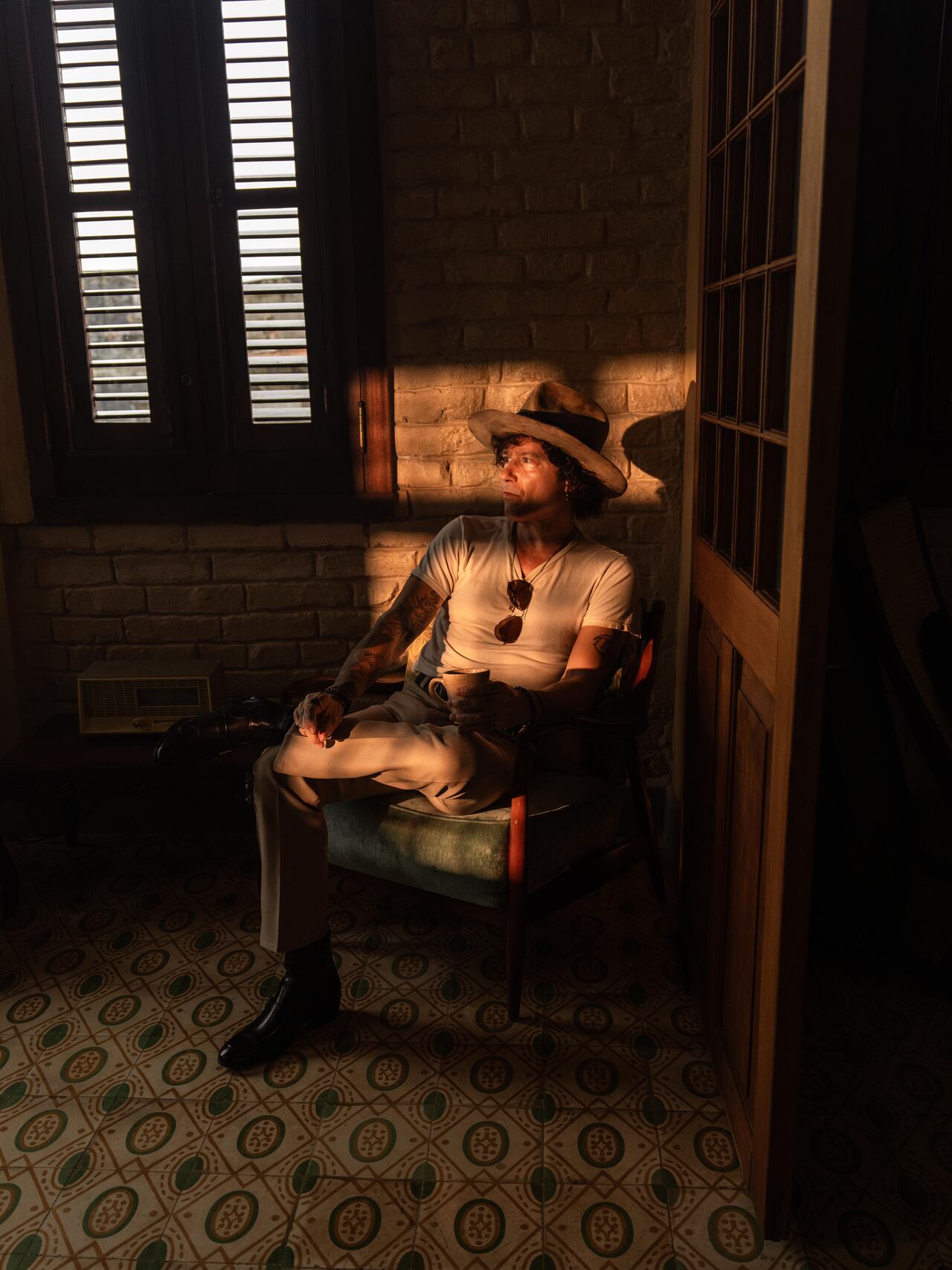 "Cuba me parecía un lugar perfecto para mostrar la grandeza y nuestras pequeñas miserias.", Enrique Bunbury, sobre 'Cuentas pendientes'.