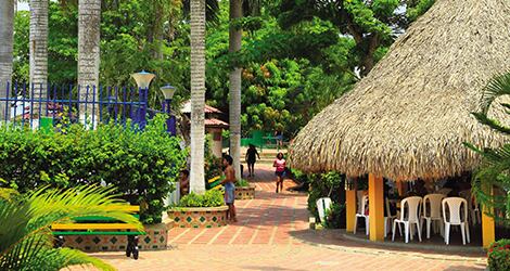 Centro Recreacional Napoleón Perea.