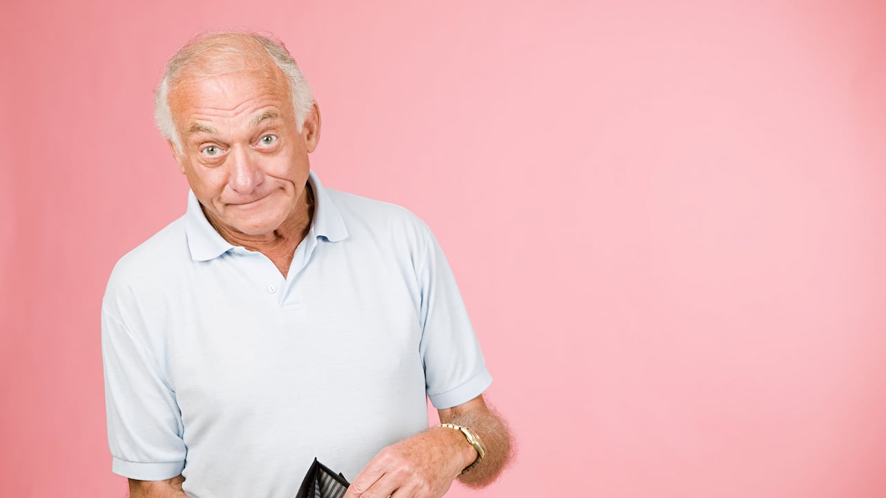 Inteligencia artificial recomienda estos consejos para evitar llegar a viejo siendo pobre.