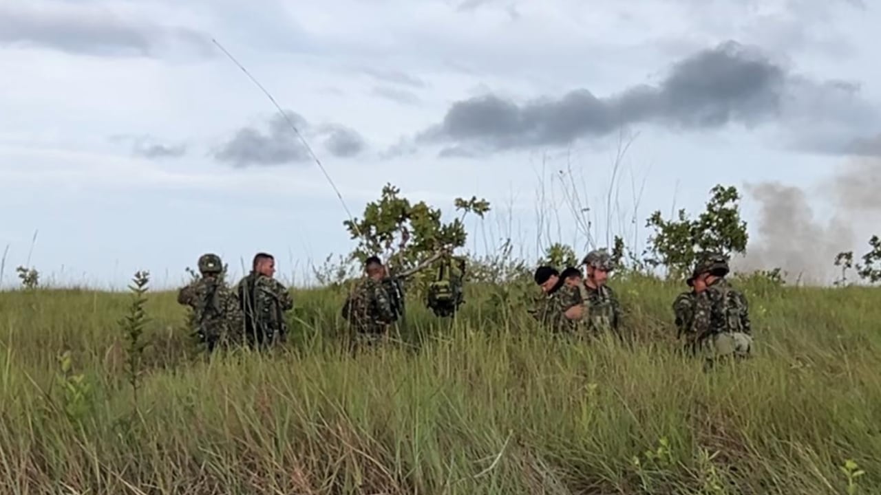 Los militares encuentran los cuerpos sin vida de sus compañeros asesinados por las disidencias de las Farc.