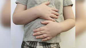 Expertos aconsejan reponer los líquidos que pierden os niños cuando sufren de diarrea. Foto: Getty images.