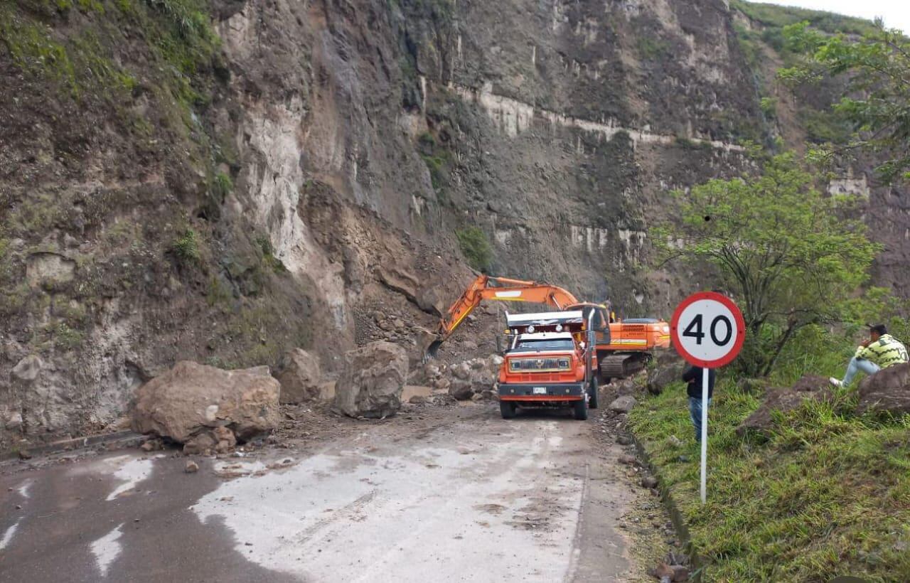 Derrumbre vía Panamericana