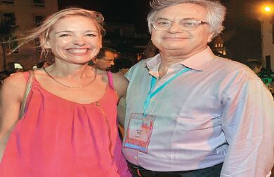 Madeleine Farley y Moisés Naím.