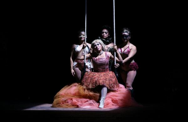 Esta obra es una zarzuela original de Pablo Sorozábal. Dirigida por el español Ignacio García, la obra se plantea la pregunta: ¿puede un payaso convertirse en un buen rey si las circunstancias y el azar lo ponen en ese lugar?